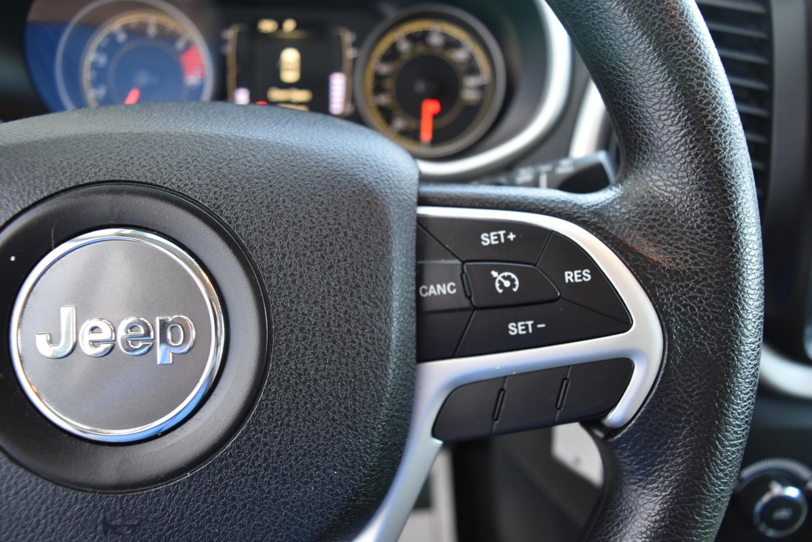 2016 White /Beige Jeep Cherokee Sport (1C4PJMAB4GW) with an 2.4L 4 Cyl Multi -Air engine, 9-Speed Automatic transmission, located at 1600 E Hwy 44, Rapid City, SD, 57703, (605) 716-7878, 44.070232, -103.171410 - Photo#17